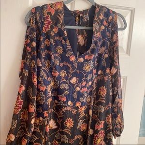 🌹BCBG Size Small Shimmer Slit Long-Sleeve Mini Dress